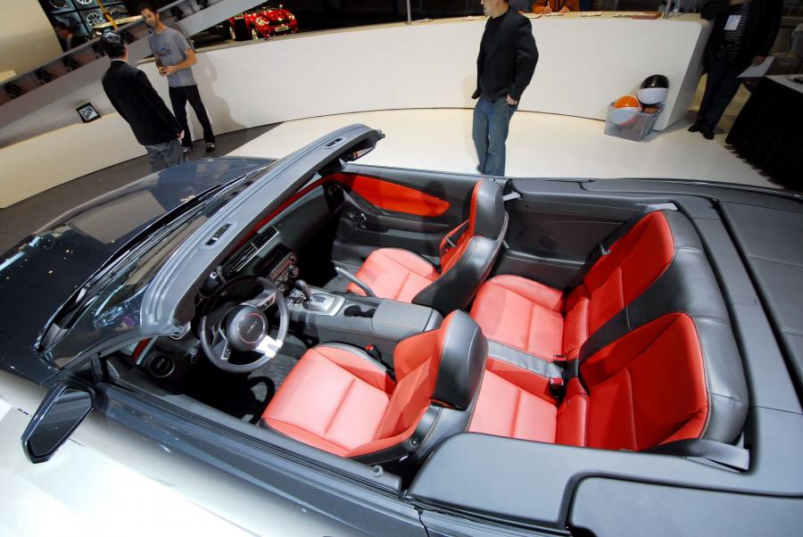  Chevrolet Camaro Convertible 2011 года  (фото 61 из 82)